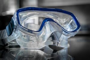 家庭用レーザー使用時に安全なゴーグルは必須ですか？